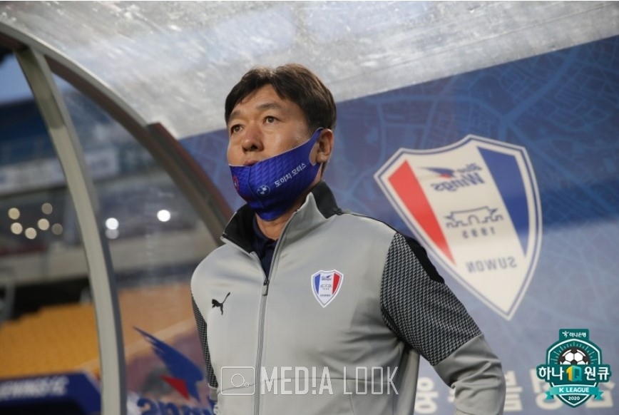 수원삼성 이임생감독 사진: 한국프로축구연맹