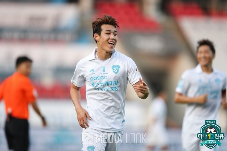 포항 송민규의 골 세레머니 사진: 한국프로축구연맹