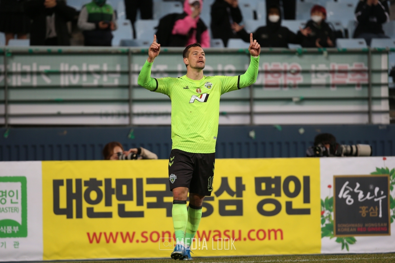 K리그1 5라운드 MVP에 선정된 전북현대의 일류첸코 / 사진 = 한국프로축구연맹