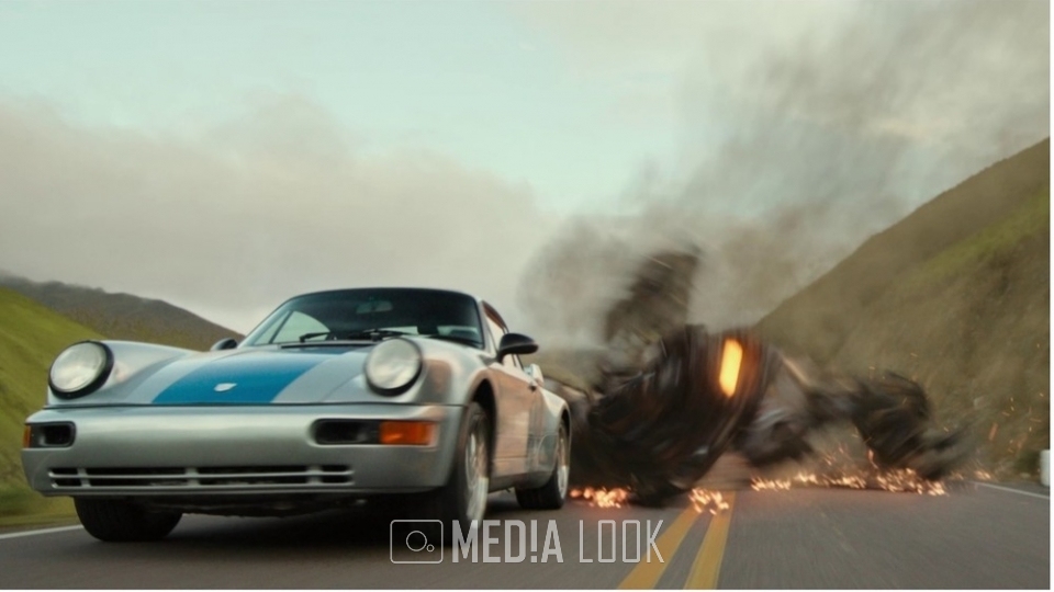 영화 '트랜스포머: 비스트의 서막'에 등장한 '포르쉐 911 카레라 RS 3.8' / 사진 = 포르쉐코리아 제공