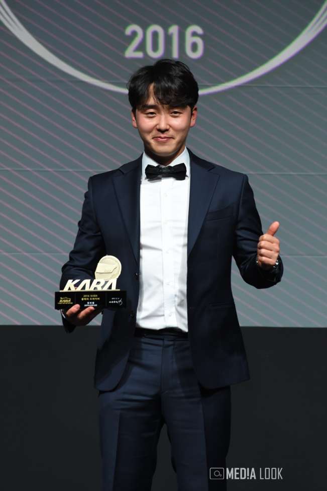 엑스타 레이싱팀 정의철 선수가 올해의 드라이버상을 수상했다.
